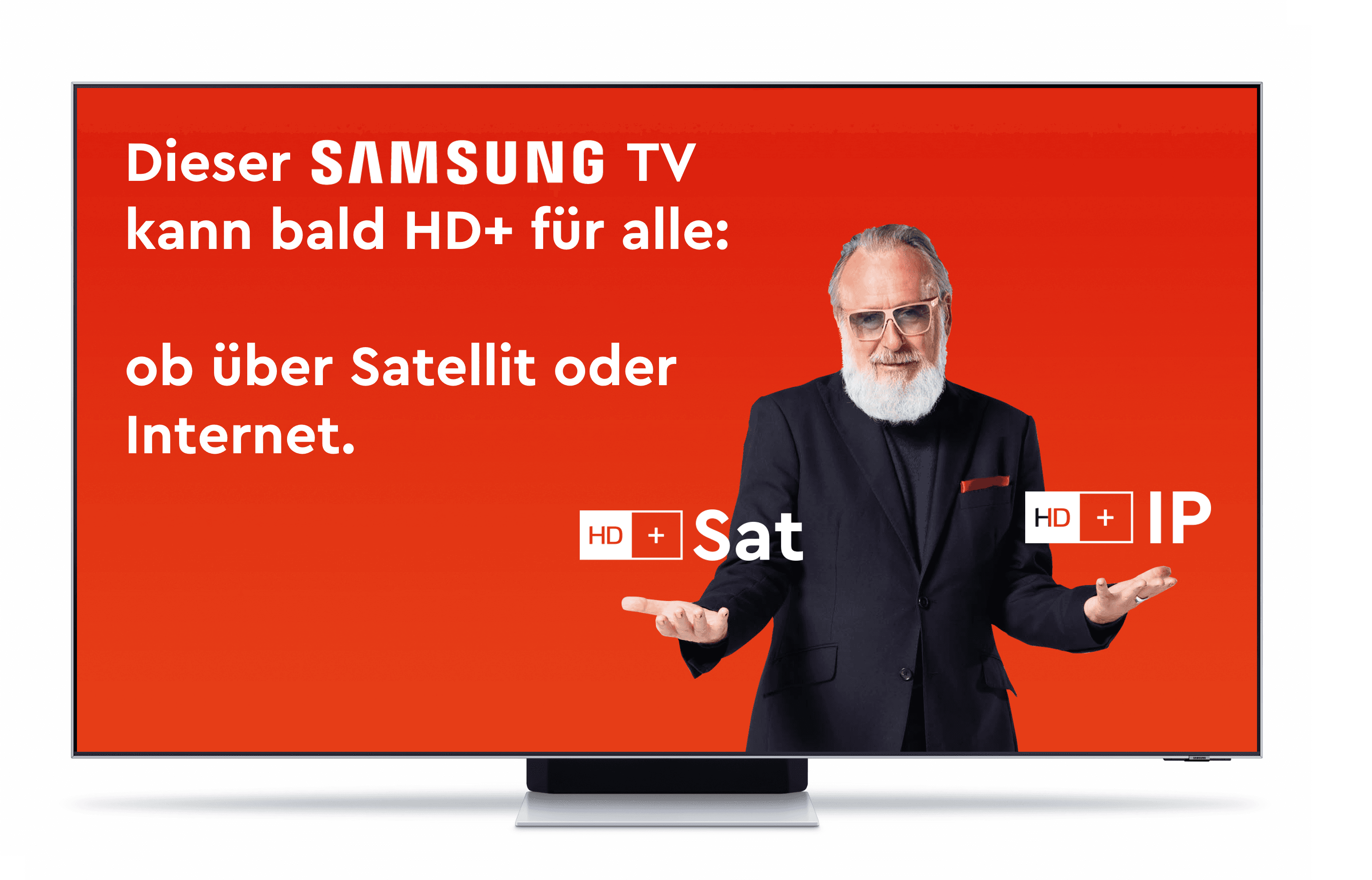Mann mit weißem Bart vor rotem Hintergrund, wirbt für Samsung TV mit HD+ via Satellit oder Internet